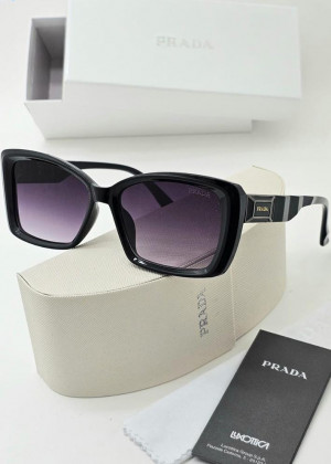 Набор: солнцезащитные очки, коробка, чехол, салфетки. 100890