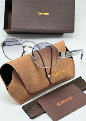 Набор: солнцезащитные очки, коробка, чехол и салфетки 100959