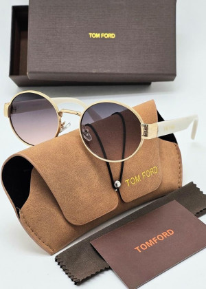 Набор: солнцезащитные очки, коробка, чехол и салфетки 100963