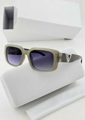 Набор: солнцезащитные очки, коробка, чехол и салфетки 101023