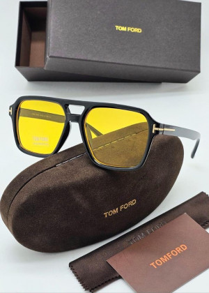 Набор: солнцезащитные очки, коробка, чехол, салфетки 100816