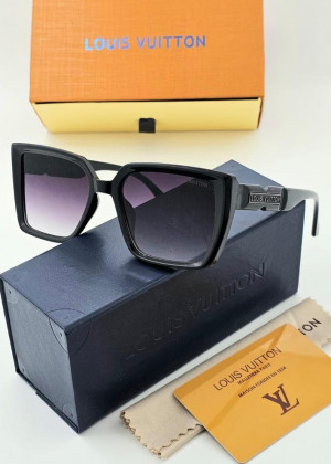 Набор: солнцезащитные очки, коробка, чехол, салфетки. 100866