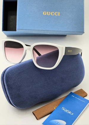 Набор: солнцезащитные очки, коробка, чехол и салфетки 101030