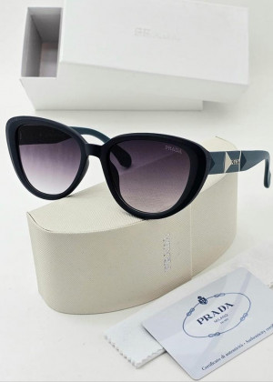 Набор: солнцезащитные очки, коробка, чехол и салфетки 101046