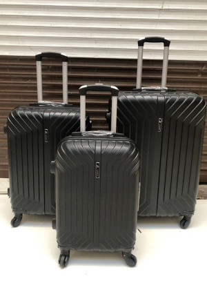 Чемодан на колесах размер S 112200