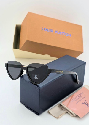 Набор женские солнцезащитные очки, коробка, чехол + салфетки 166108