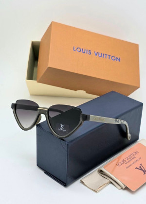 Набор женские солнцезащитные очки, коробка, чехол + салфетки 166113